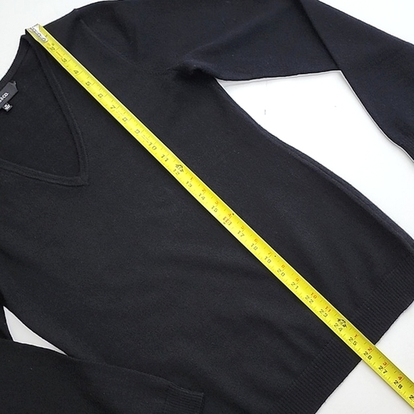 Jones & Co. Women's Black 100% Merino  V Neck Pullover Sweater Size Medium - Picture 12 of 12